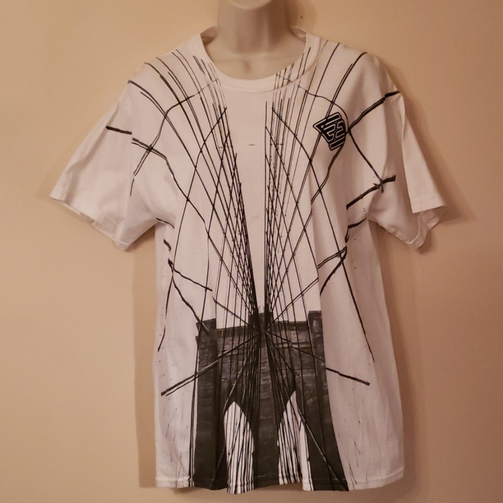 Enyce graphic tee